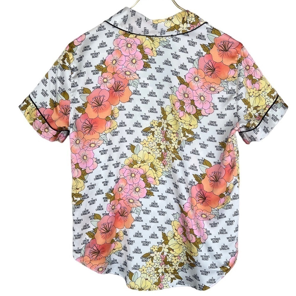 Victoria’s Secret Floral Logo Button Down Pajama Top XS - Picture 2 of 9